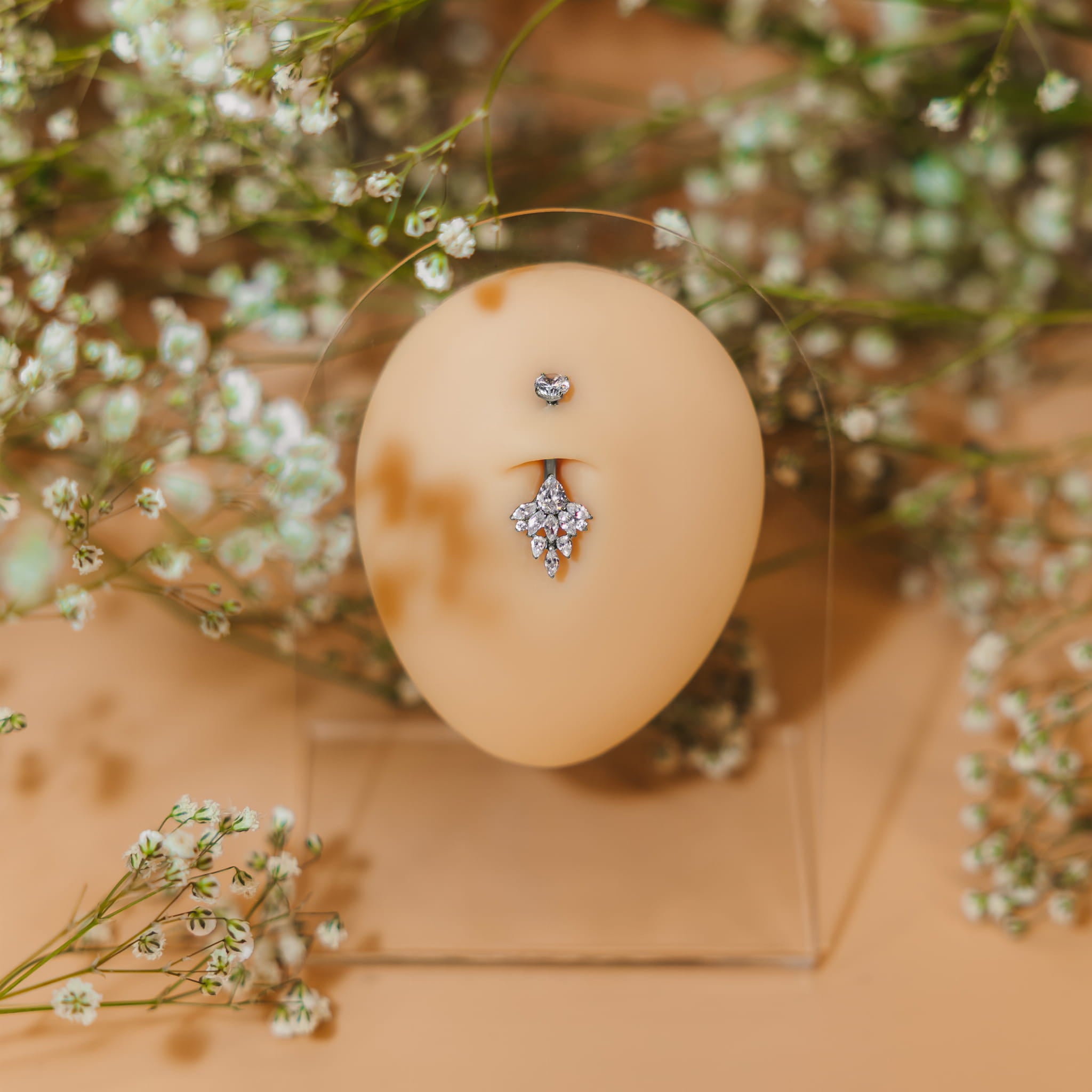 Srebrny Tytanowy Kolczyk do pępka z białymi cyrkoniami