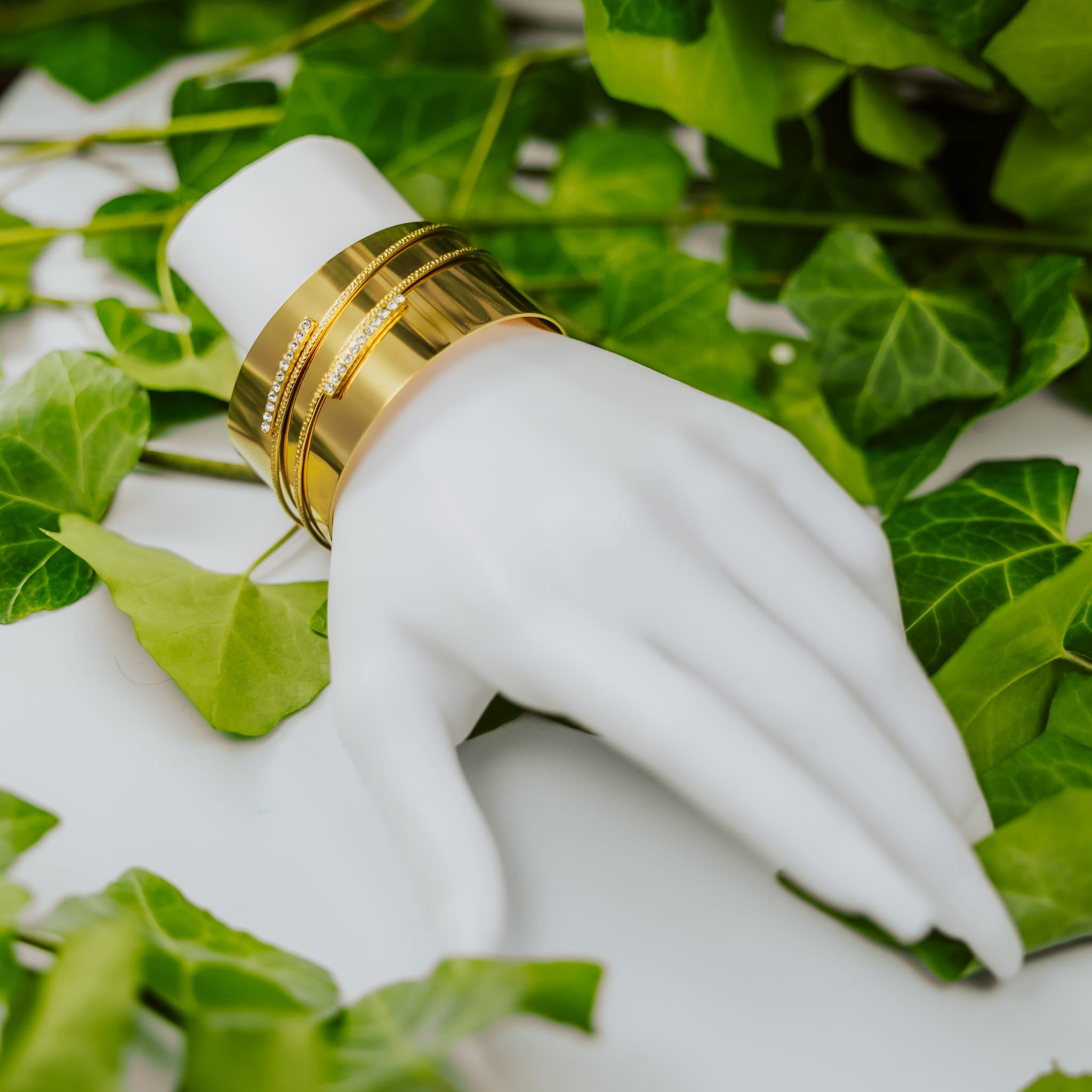 Bransoleta typu mankiet złota