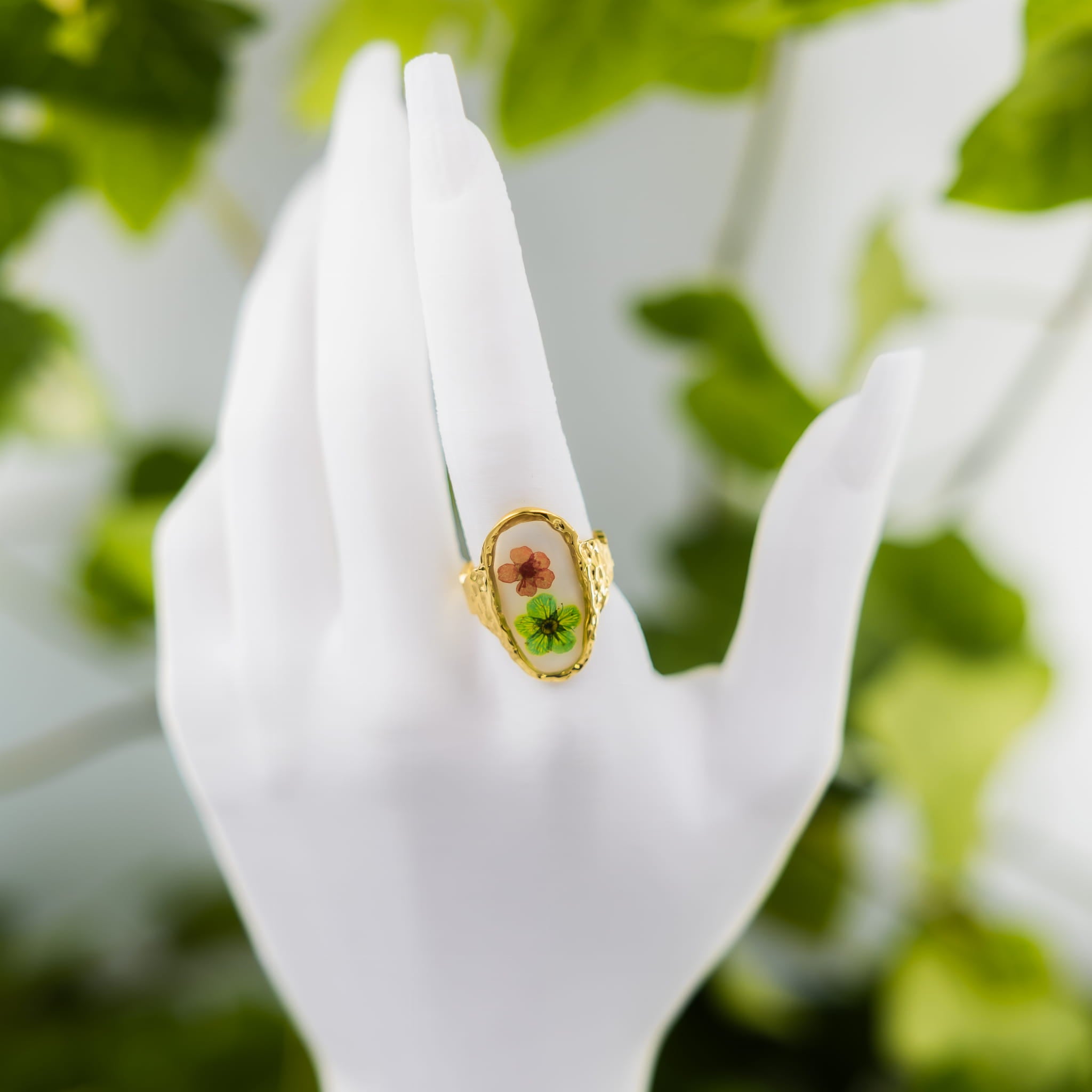 Pierścionek złoty z kwiatami