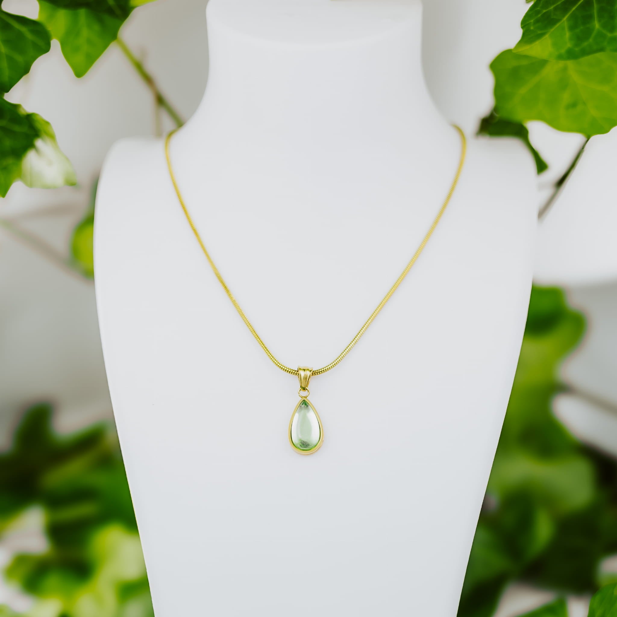 Naszyjnik złoty zielona łza natury