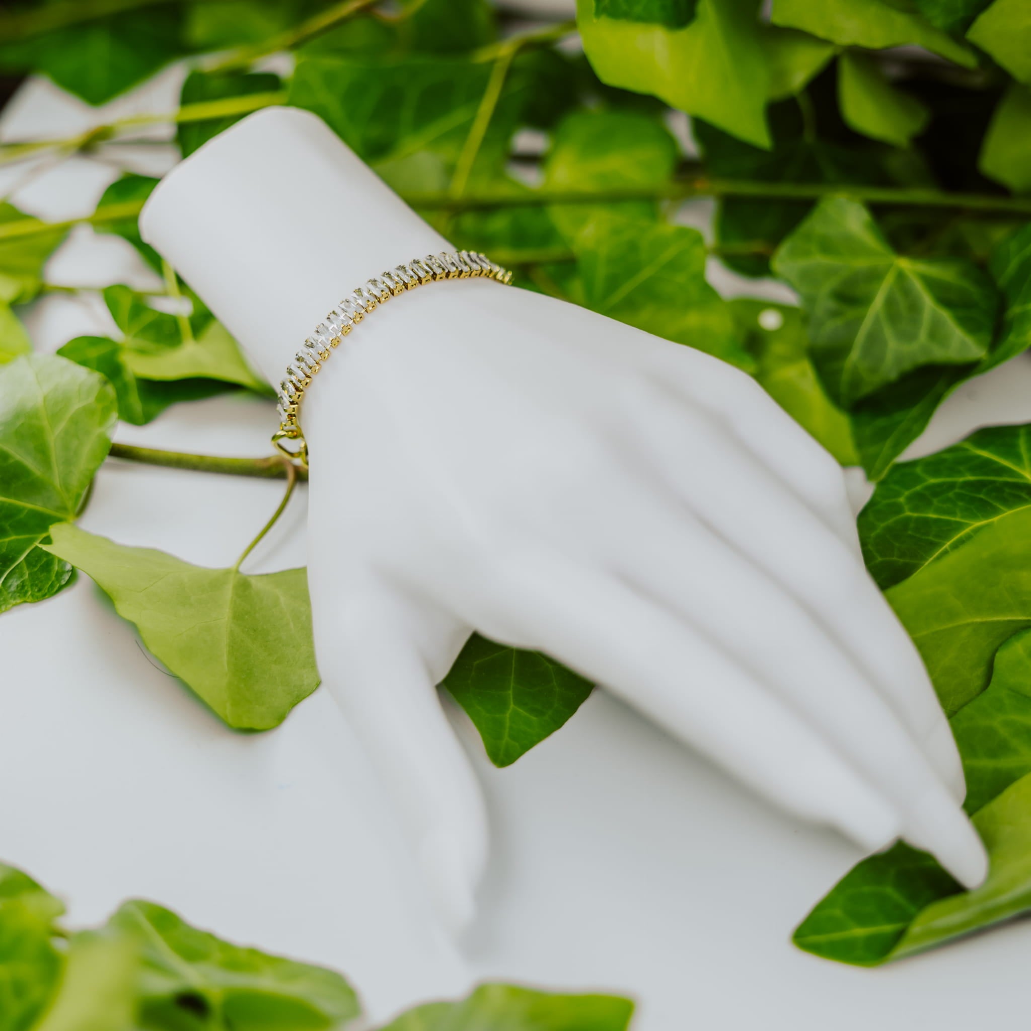 Bransoletka klasyczna złota elegancka z cyrkoniami