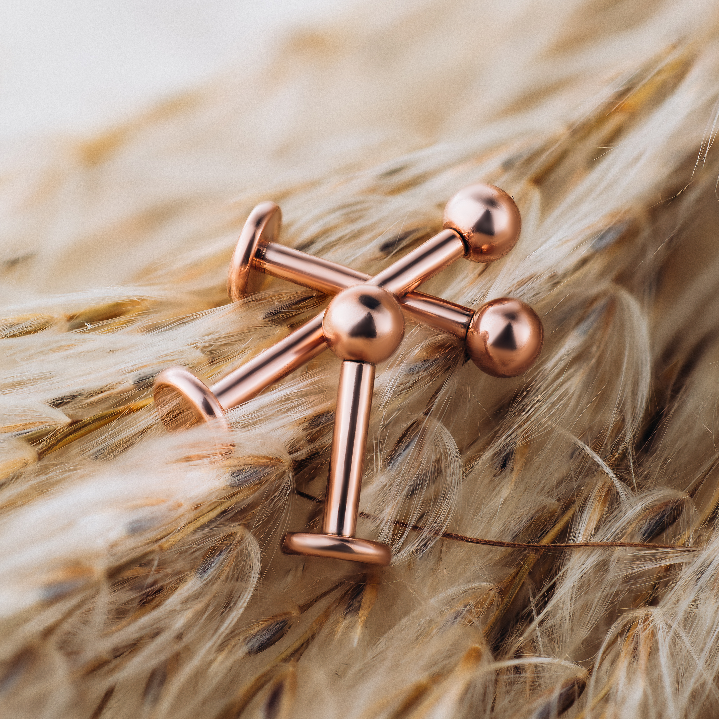 Labret z kulką różowe złoto - Stal Chirurgiczna.316L